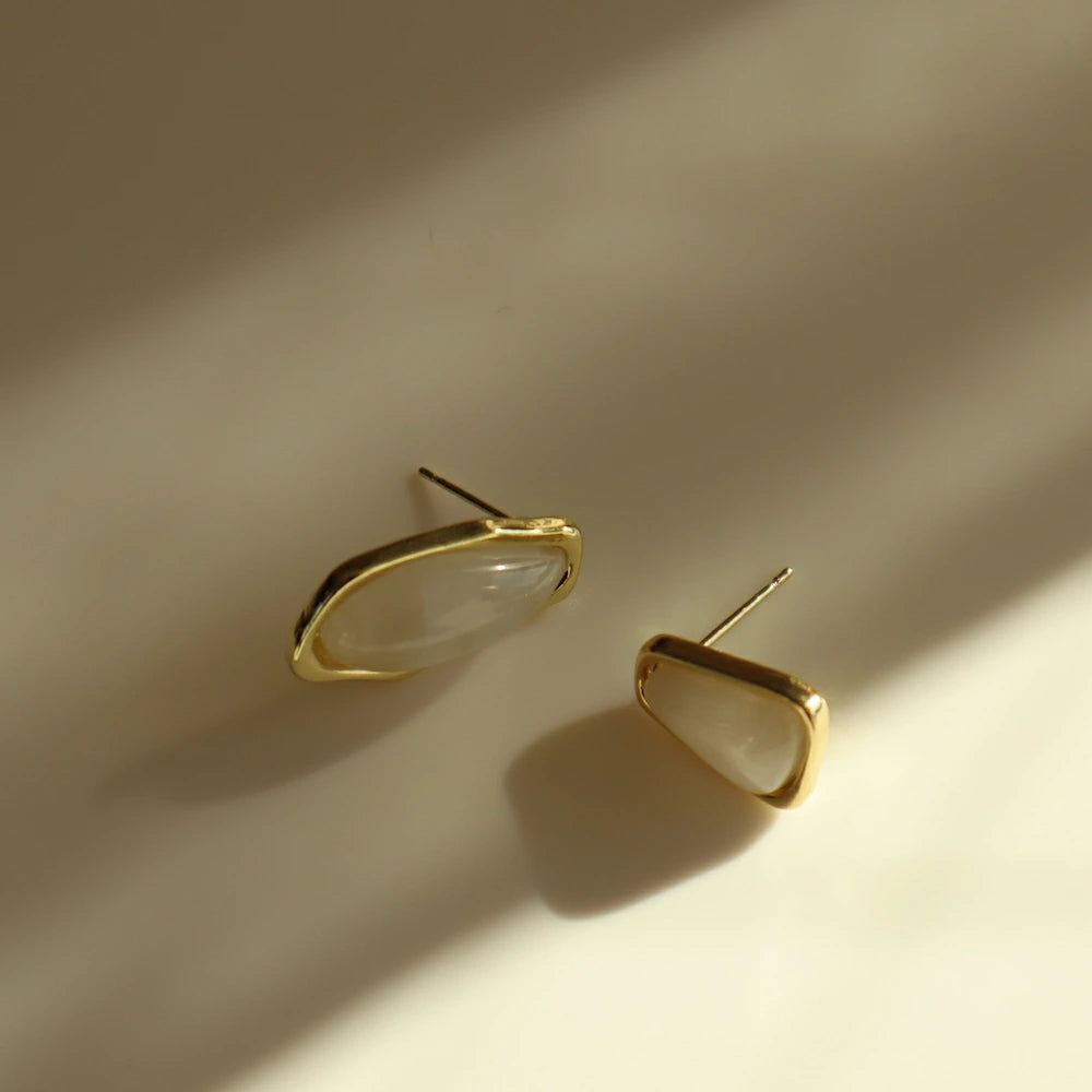 P146 asymmetry nuance stone pierce
