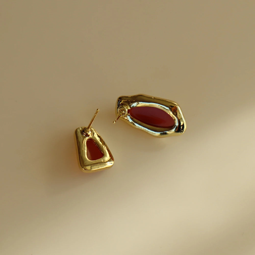 P146 asymmetry nuance stone pierce