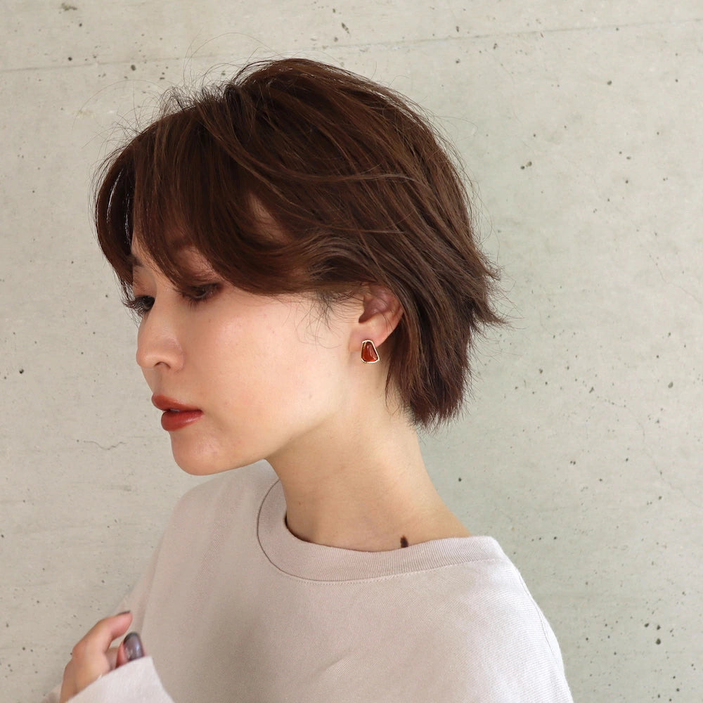 P146 asymmetry nuance stone pierce