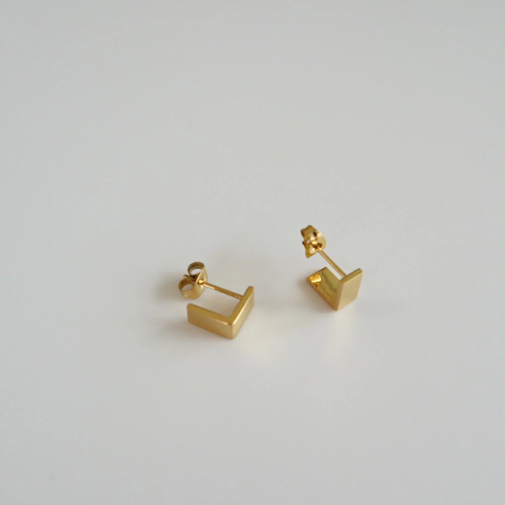 P034 stainless square hoop pierce