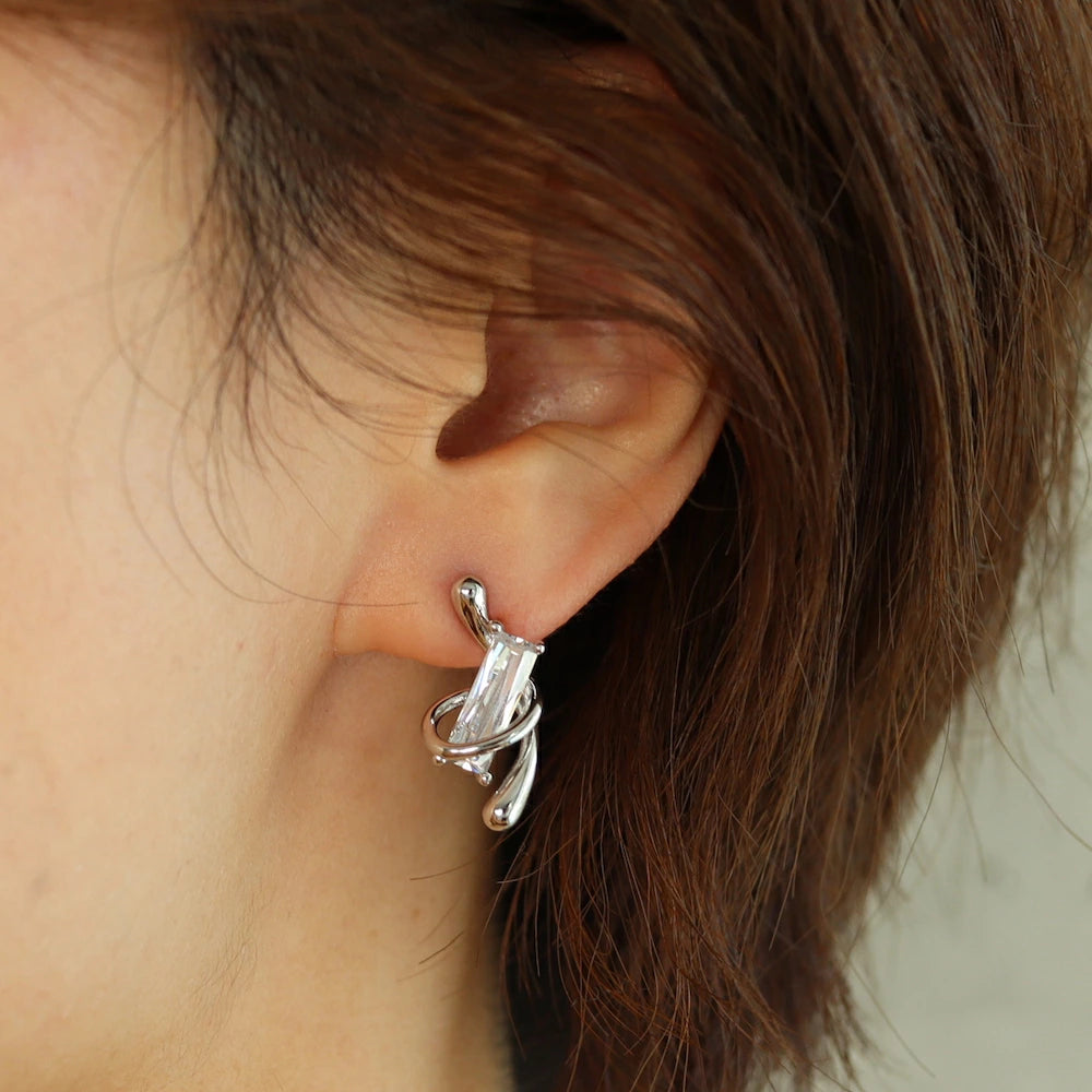 P110 wave motif crystal beads pierce