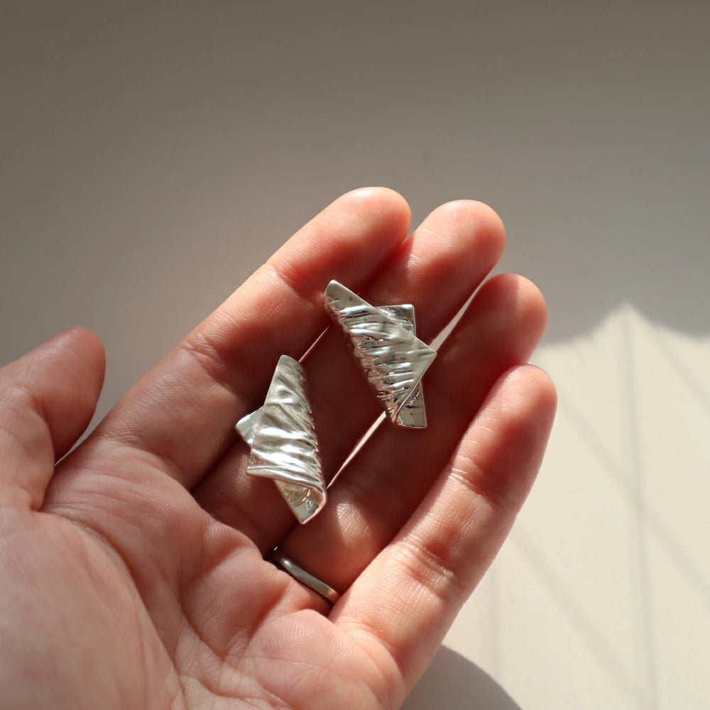 P109 wrinkle design metal pierce