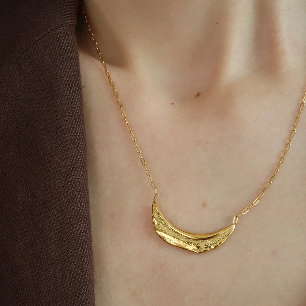 N046 stainless curve pendant