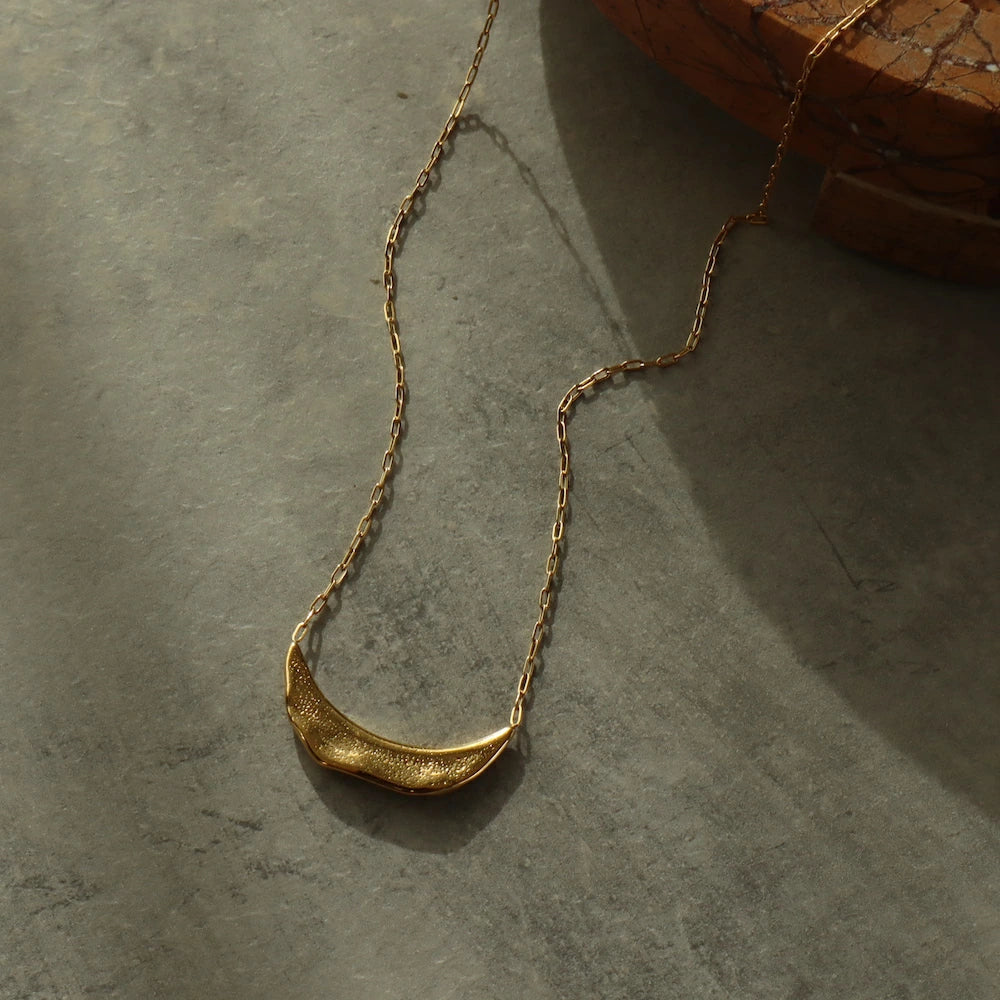 N046 stainless curve pendant