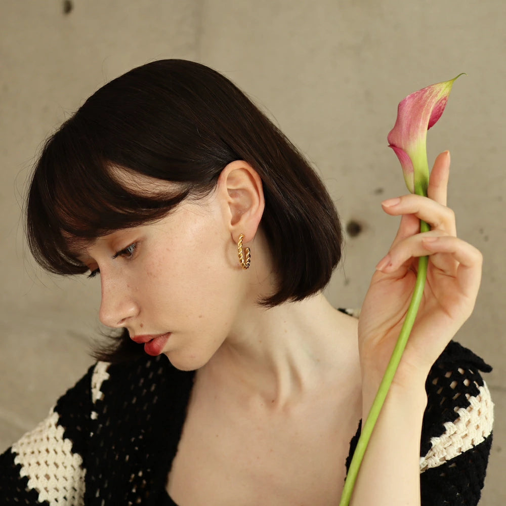 P006 stainless hoop twist pierce