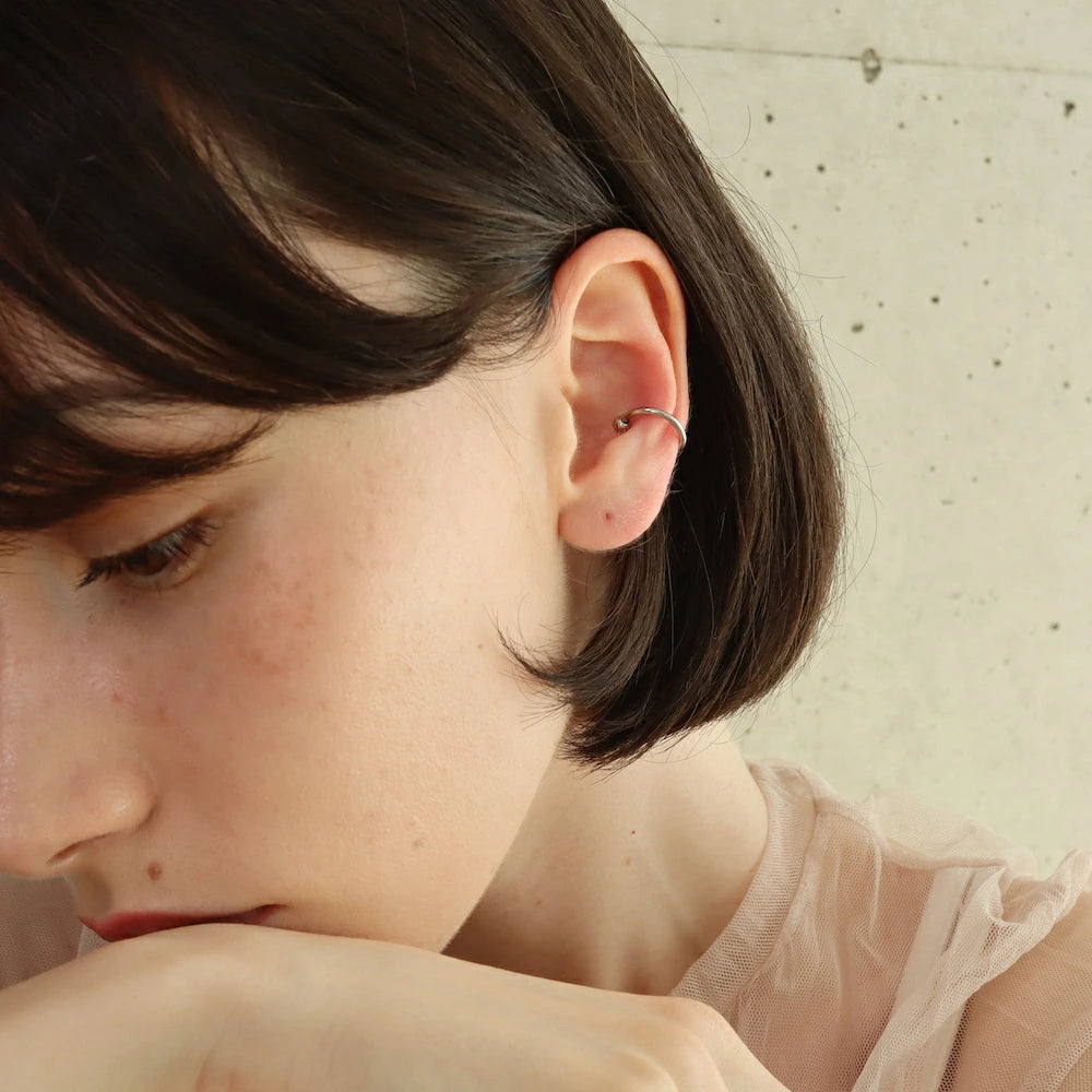 C001 stainless ball twist earcuff