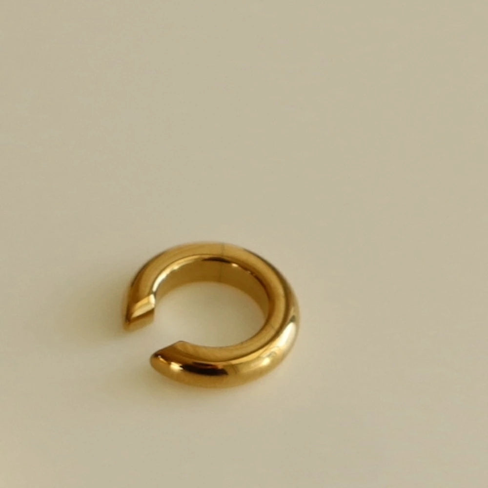 C003 stainless simple earcuff
