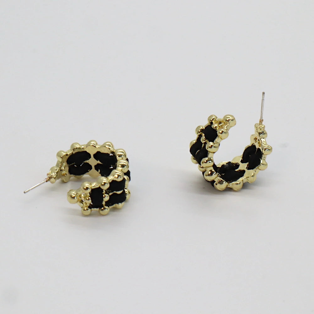 P044 suede half hoop pierce