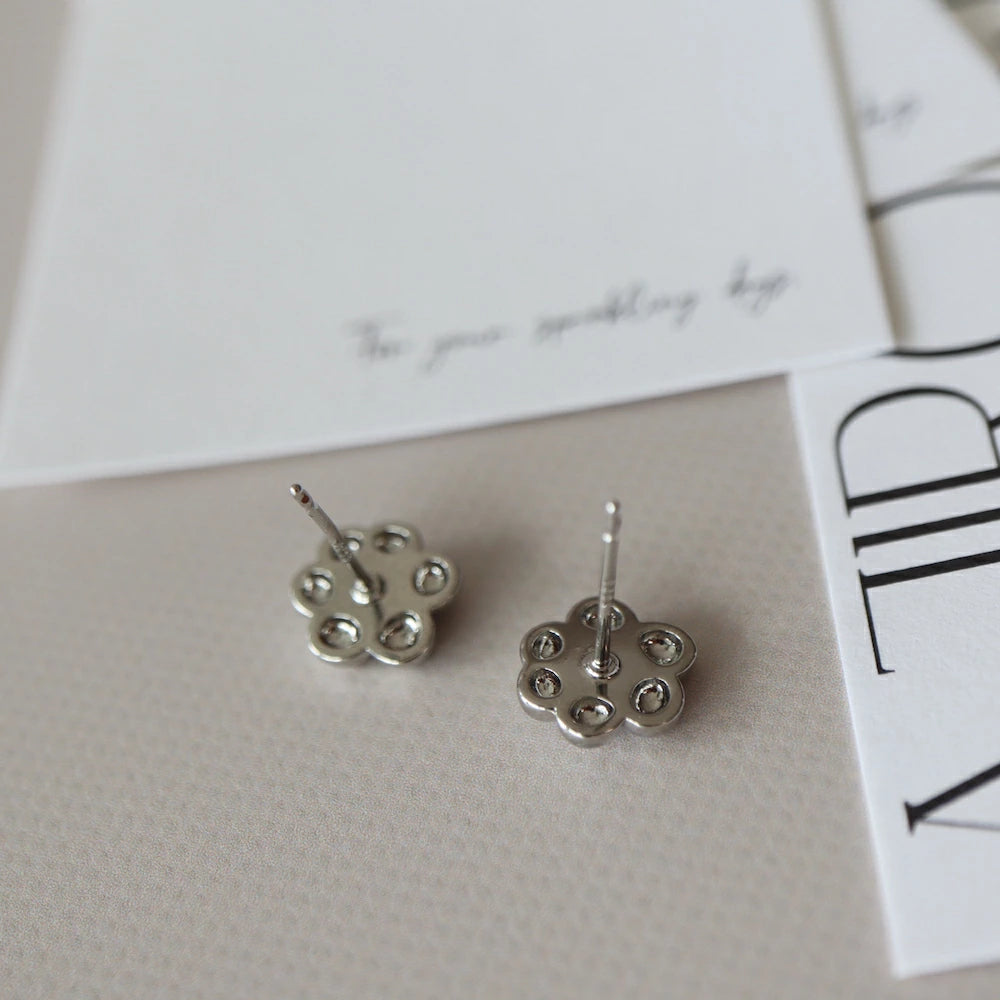 P189 minimum flower pierce