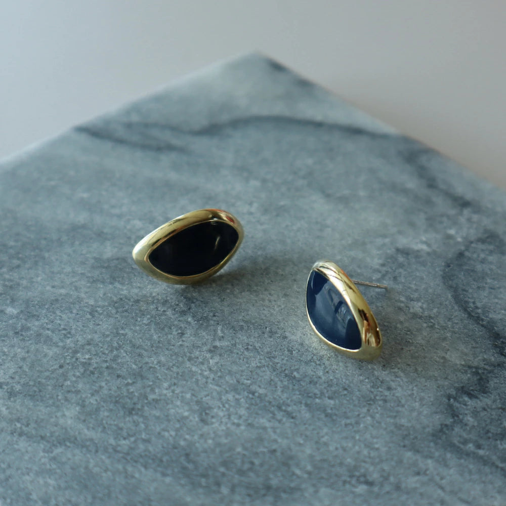 P196 almond shaped pierce
