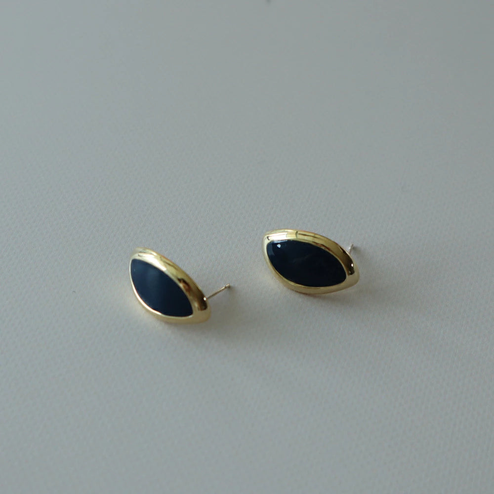 P196 almond shaped pierce