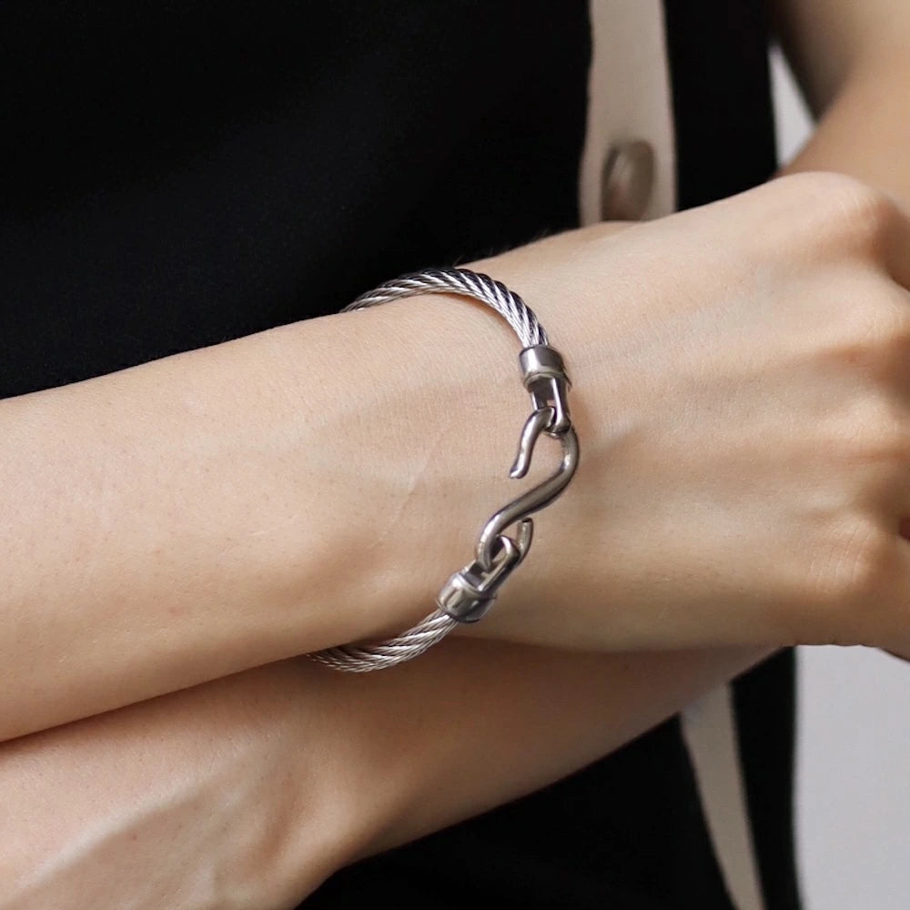 N150 stainless hook bangle