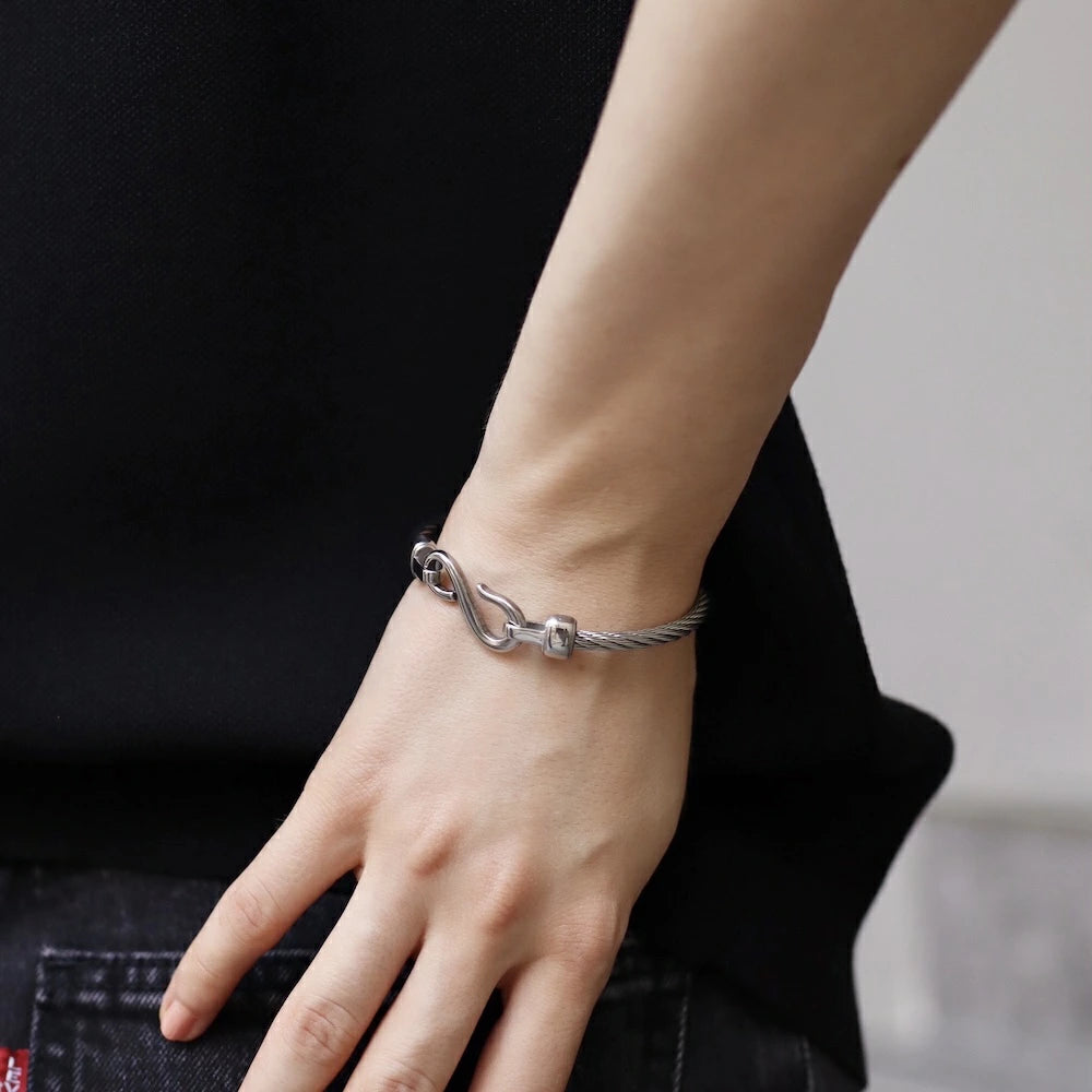 N150 stainless hook bangle