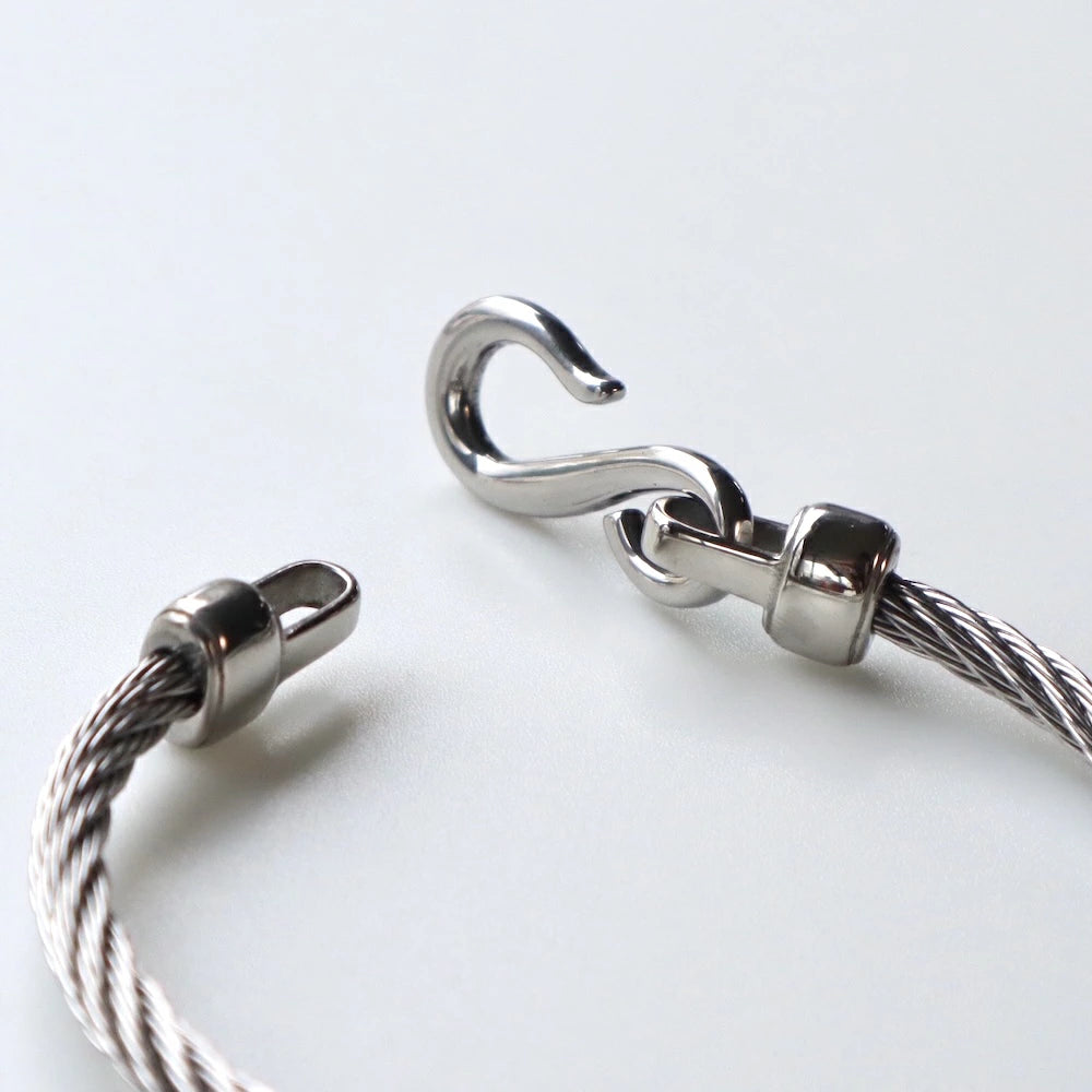 N150 stainless hook bangle