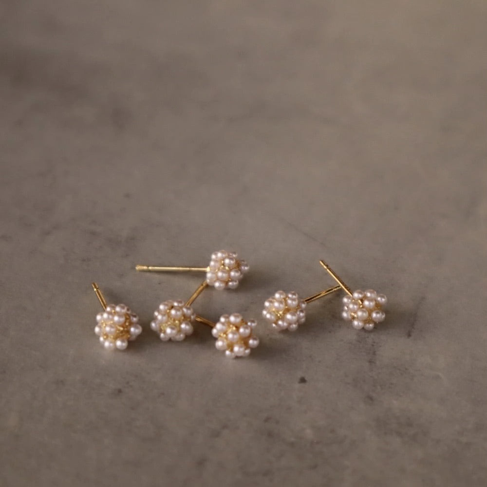 P352 freshwater pearl minimum flower pierce