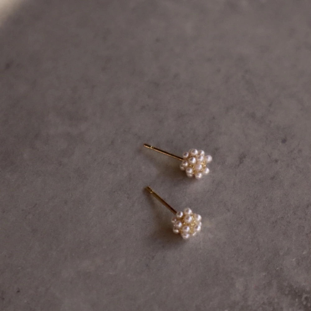 P352 freshwater pearl minimum flower pierce