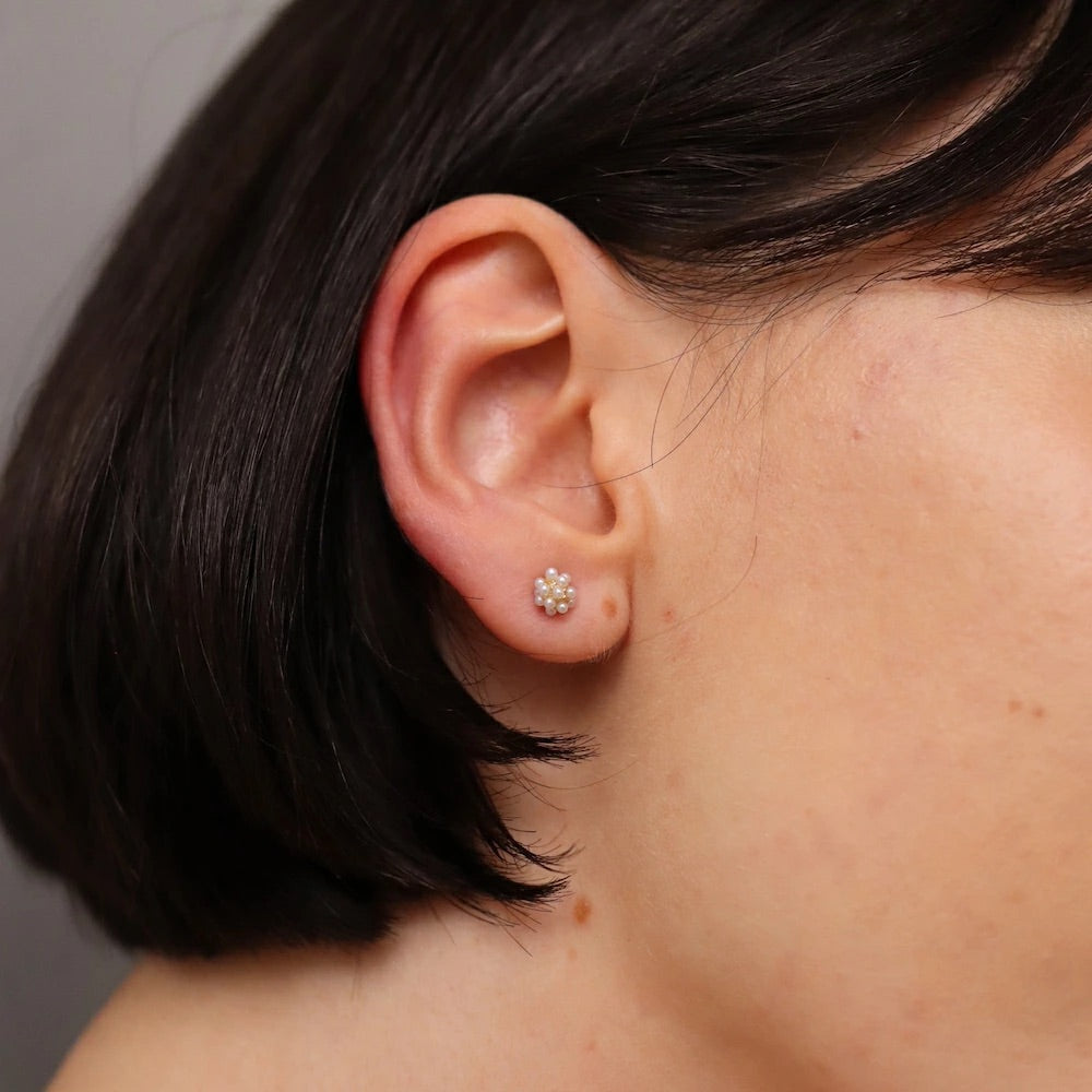 P352 freshwater pearl minimum flower pierce