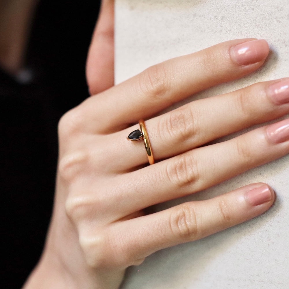 R043 stainless black stone ring