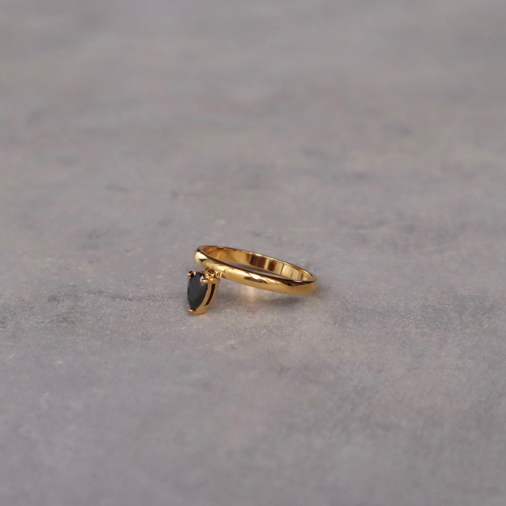 R043 stainless black stone ring