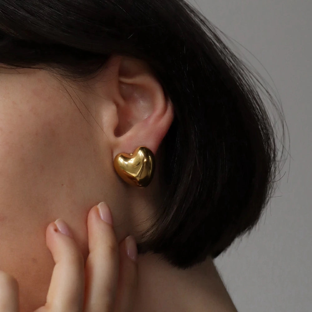 P077 stainless oversized heart pierce