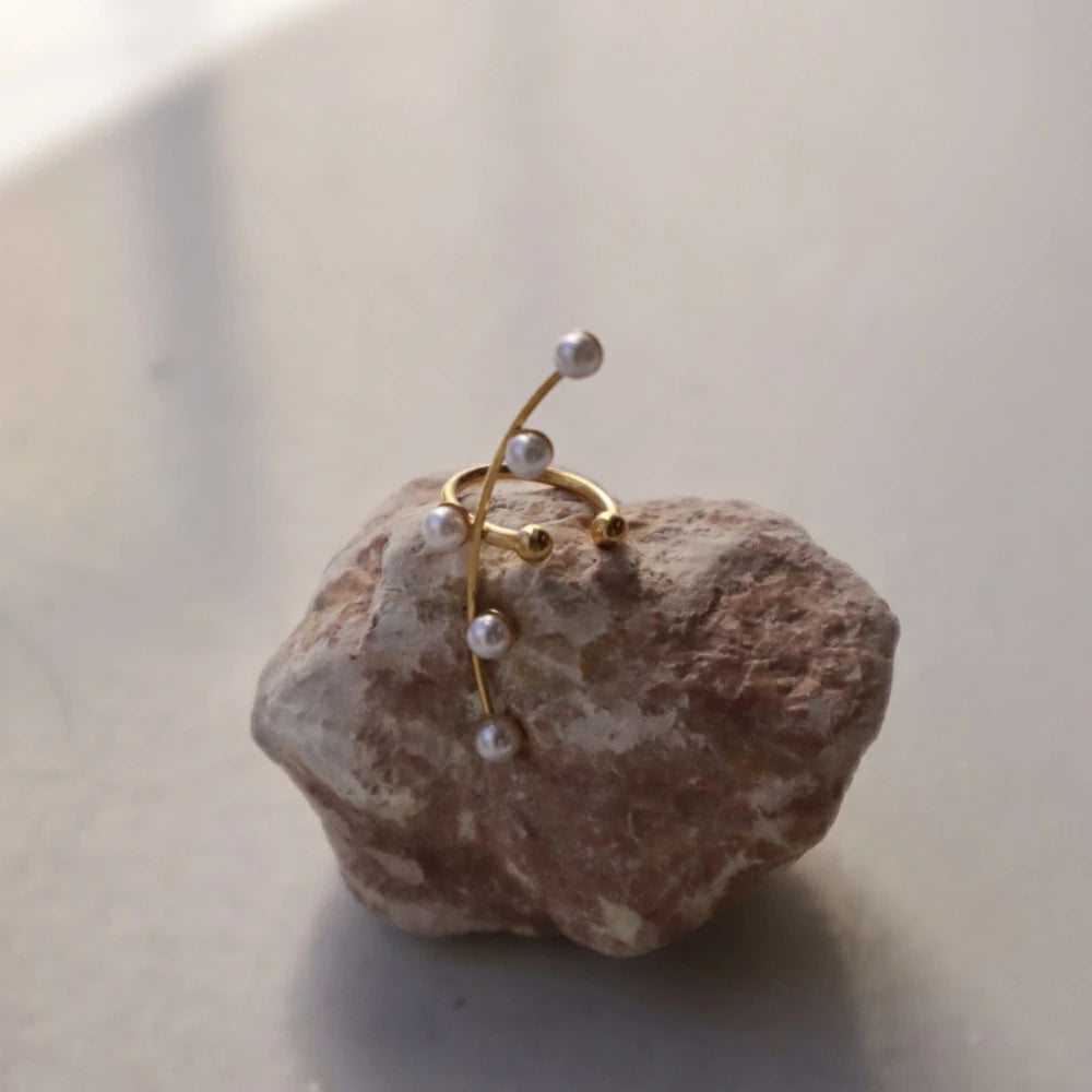 C059 stainless line stone ear cuff