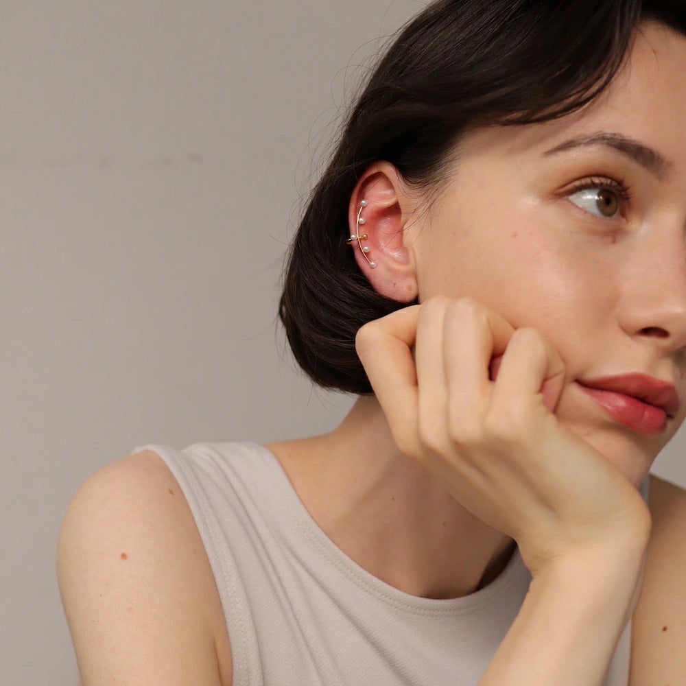 C059 stainless line stone ear cuff