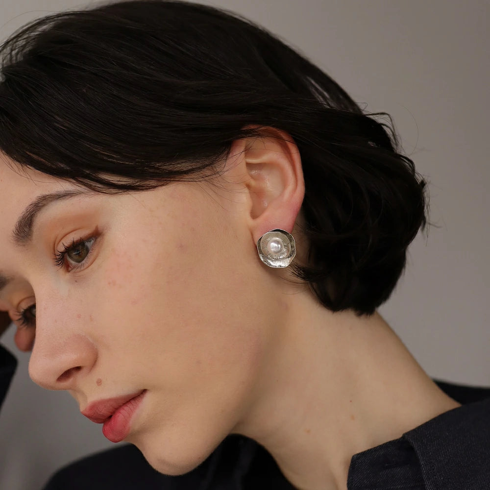 P387 oversized antique pearl pierce