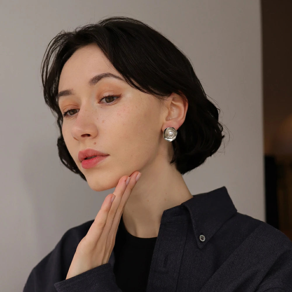 P387 oversized antique pearl pierce