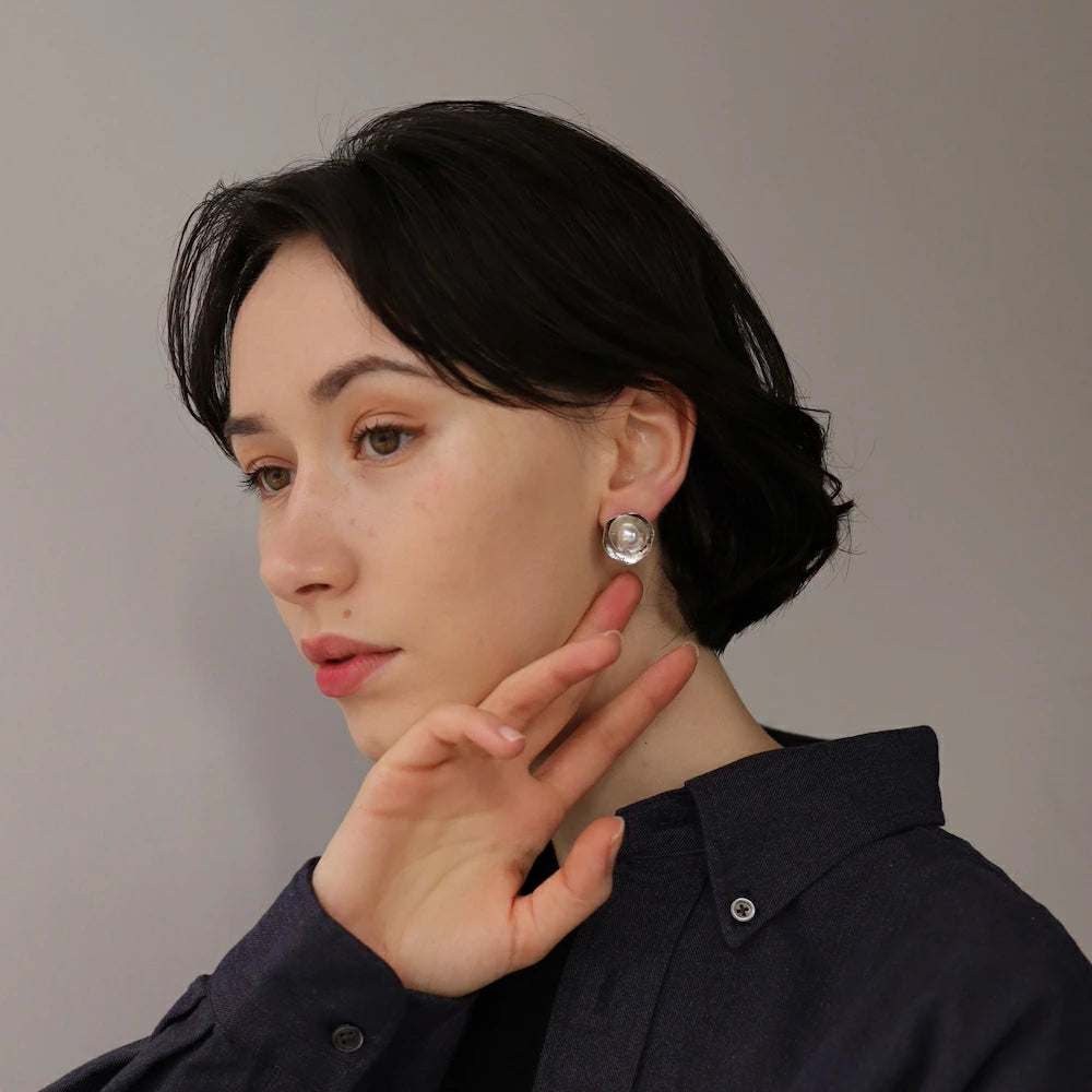 P387 oversized antique pearl pierce