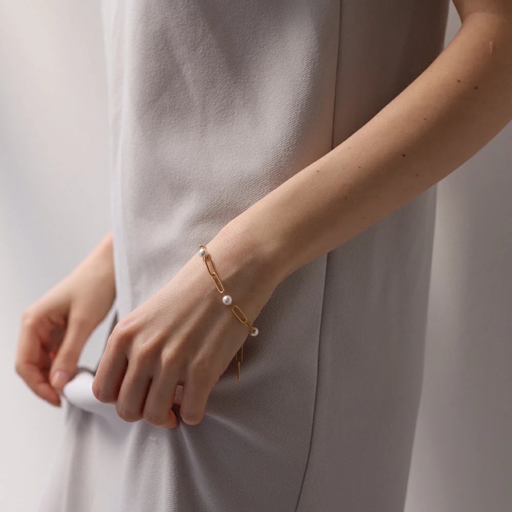N202 stainless evenly spaced pearl bracelet