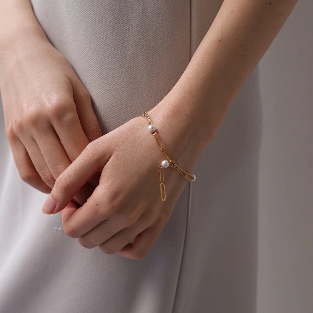 N202 stainless evenly spaced pearl bracelet