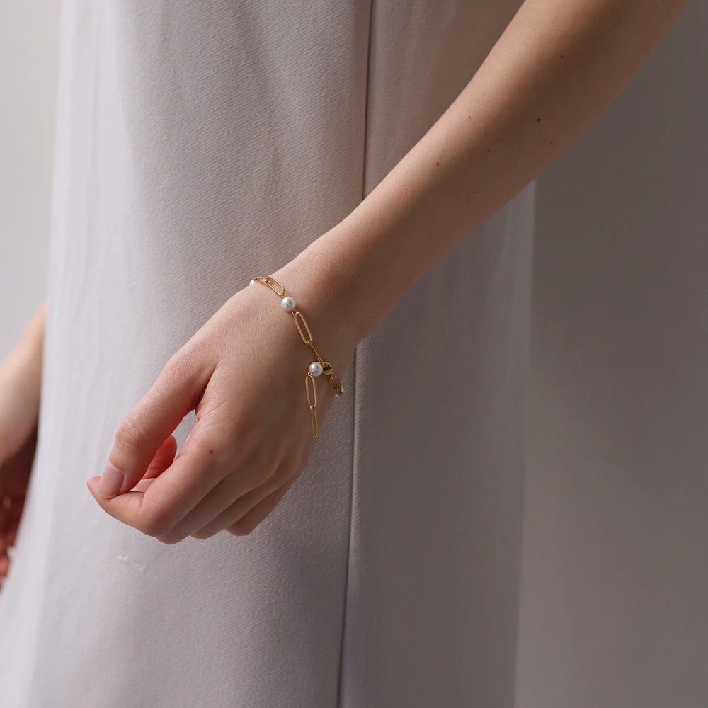 N202 stainless evenly spaced pearl bracelet