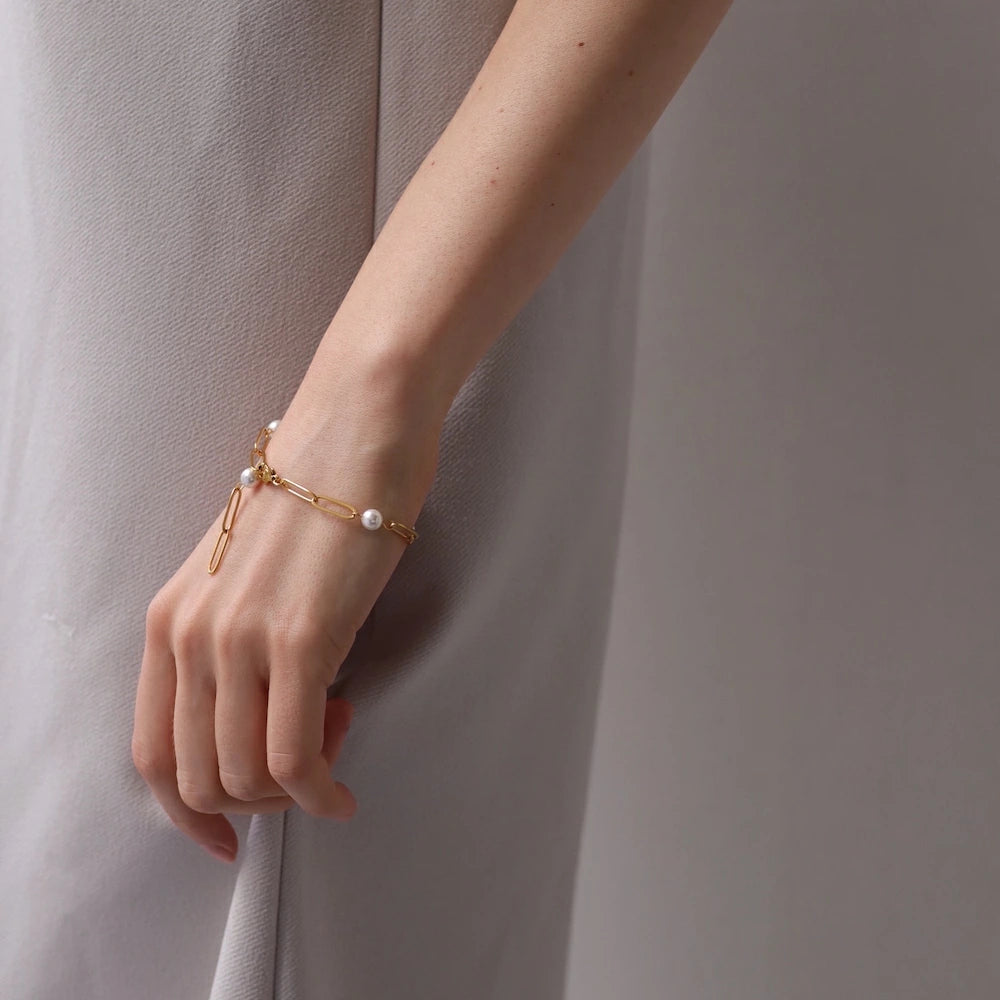 N202 stainless evenly spaced pearl bracelet