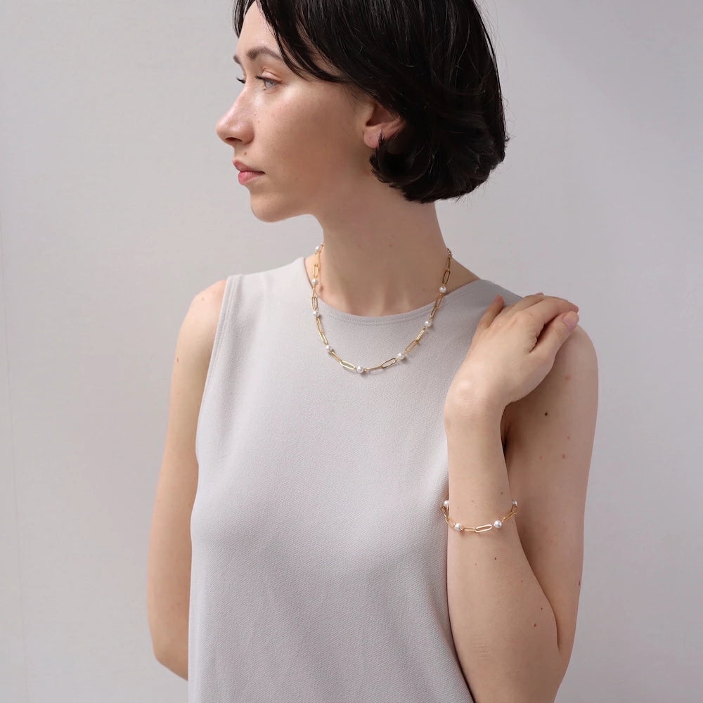 N202 stainless evenly spaced pearl bracelet