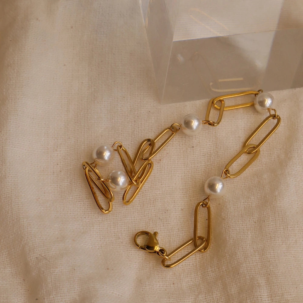 N202 stainless evenly spaced pearl bracelet