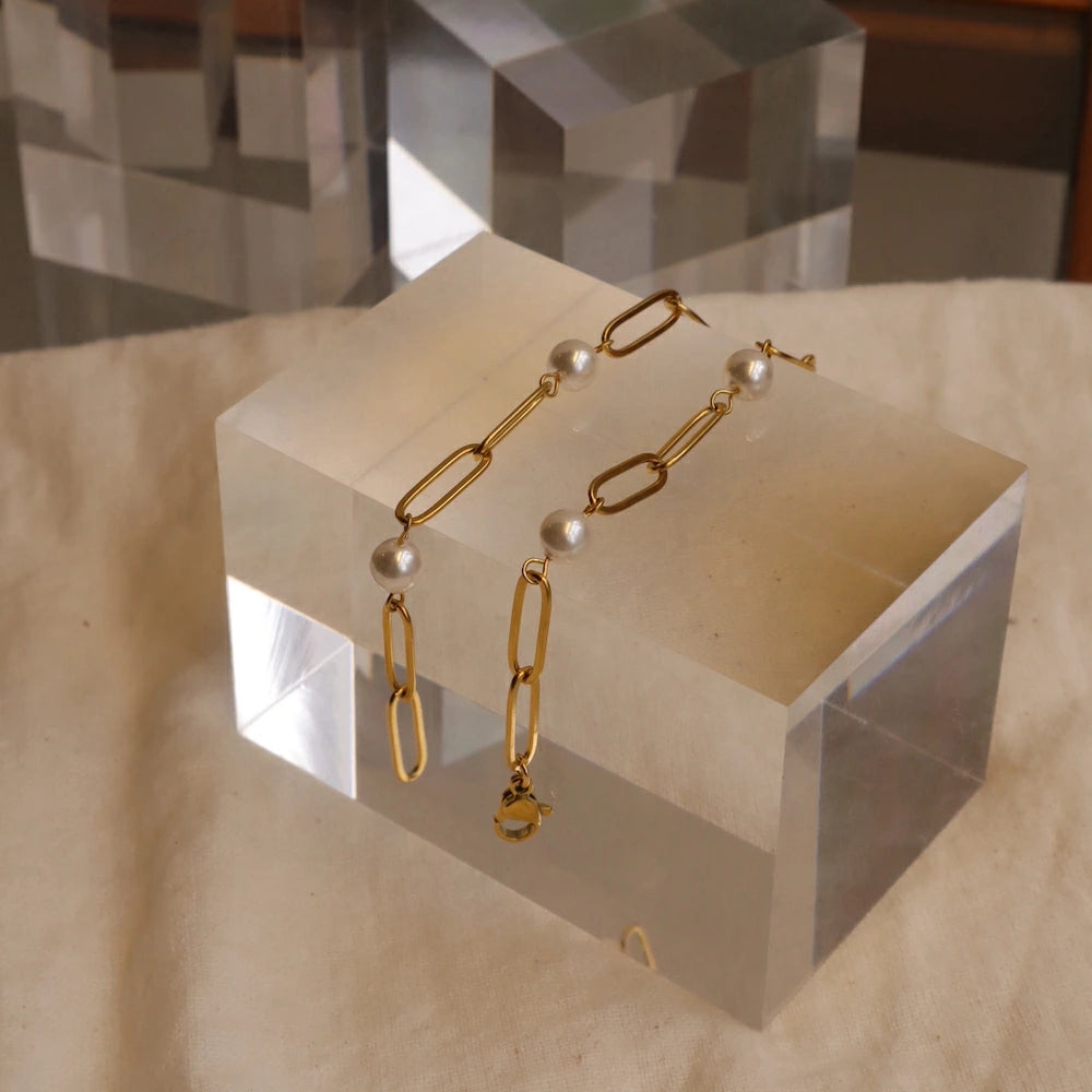 N202 stainless evenly spaced pearl bracelet