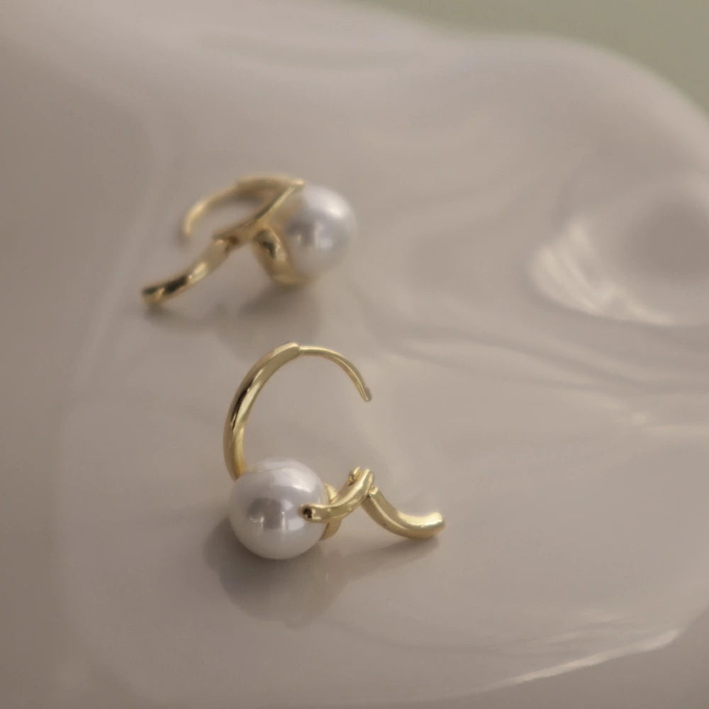 P394 pearl drop hoop pierce
