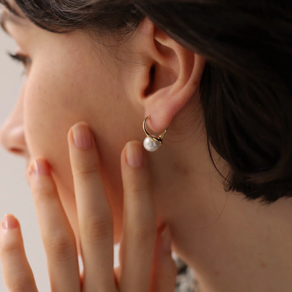 P394 pearl drop hoop pierce