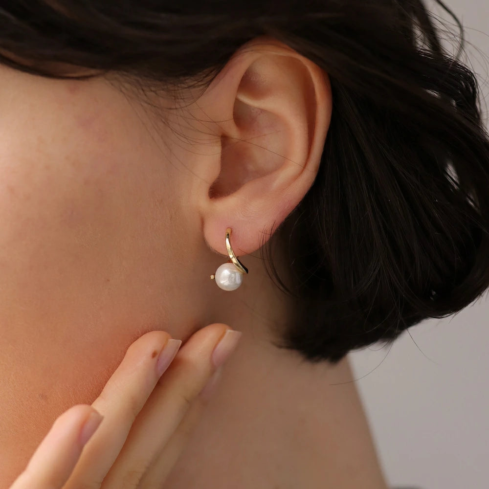 P394 pearl drop hoop pierce