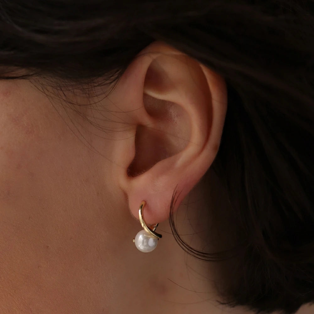 P394 pearl drop hoop pierce