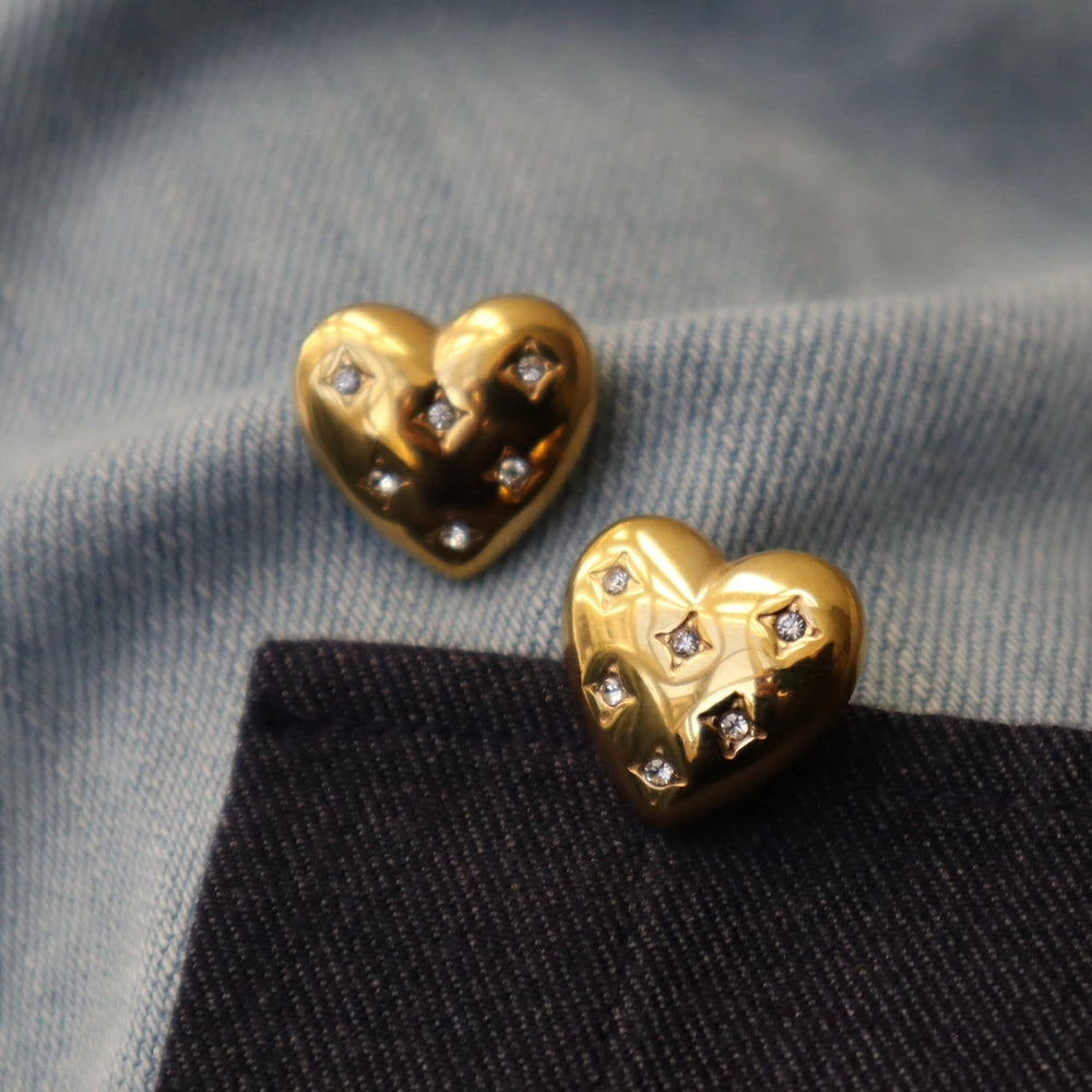 P132 stainless zirconia heart motif pierce