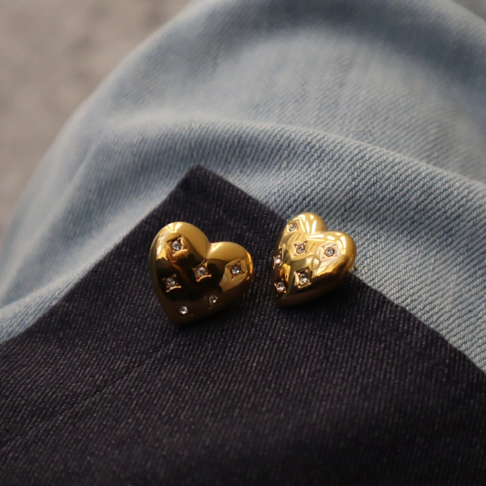 P132 stainless zirconia heart motif pierce