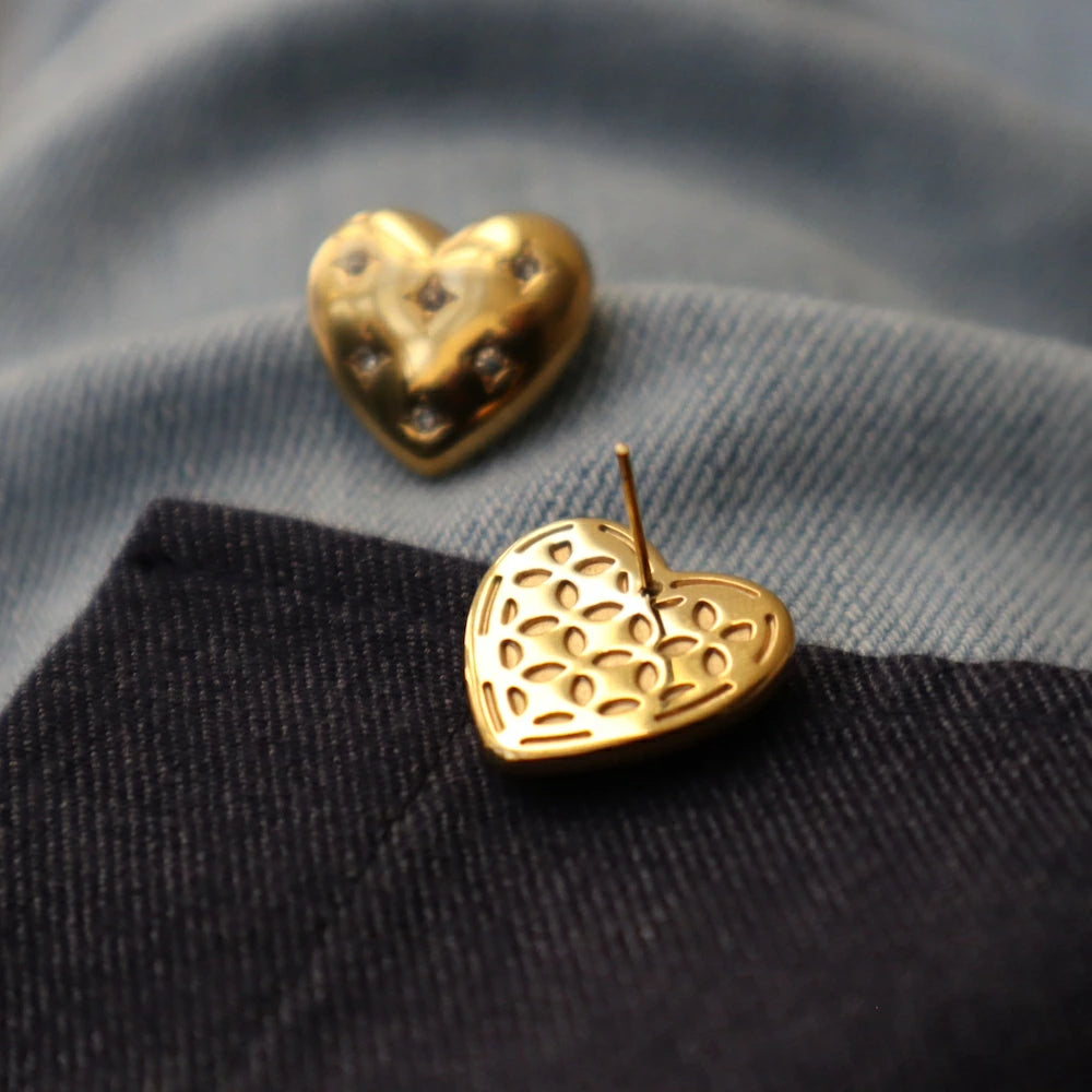 P132 stainless zirconia heart motif pierce
