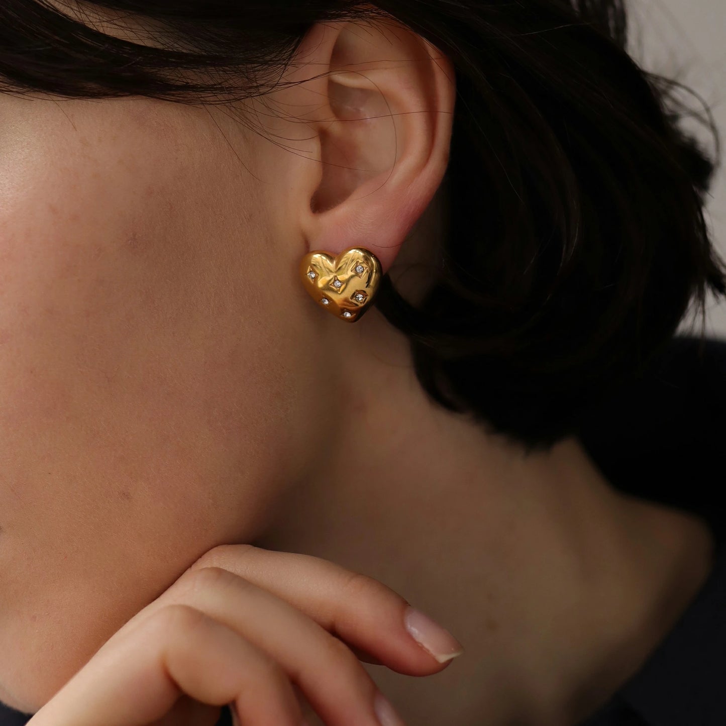 P132 stainless zirconia heart motif pierce