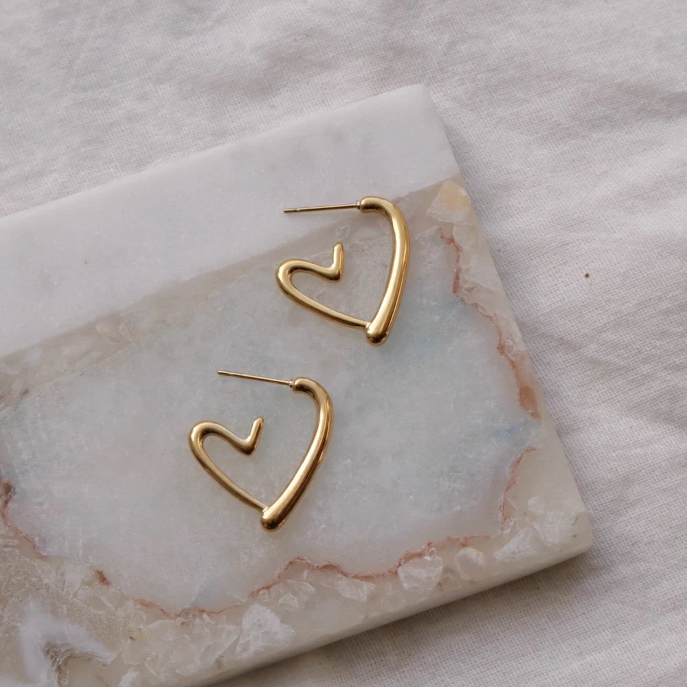 P398 stainless heart motif pierce