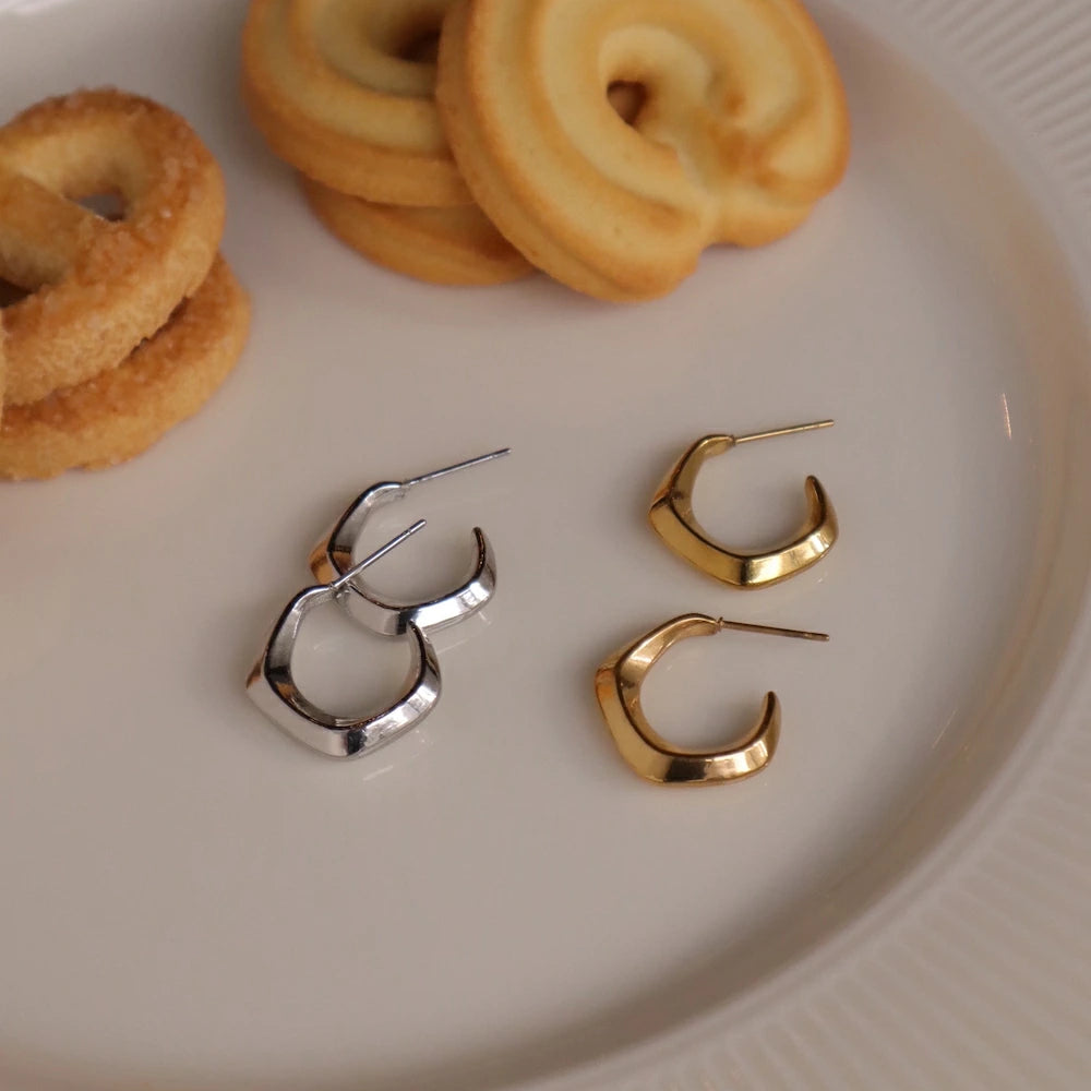 P404 stainless nuance angular hoop pierce