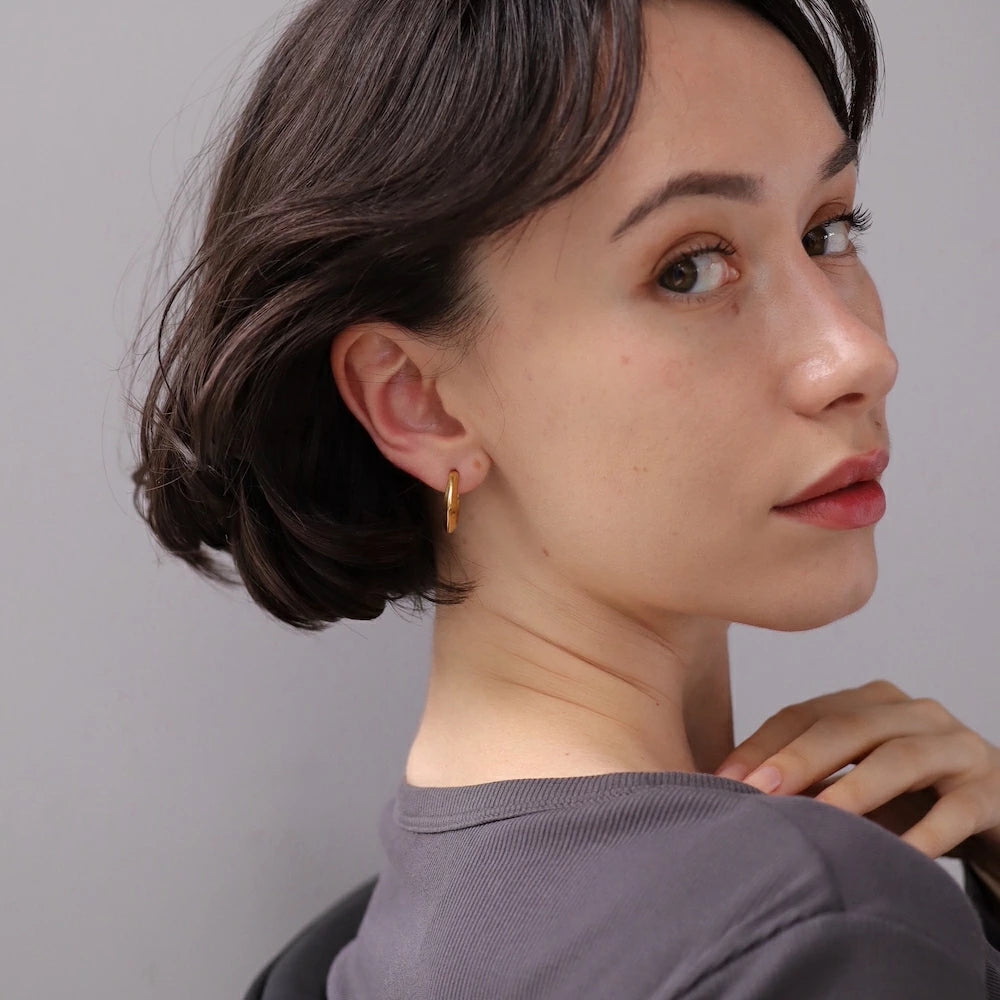 P404 stainless nuance angular hoop pierce