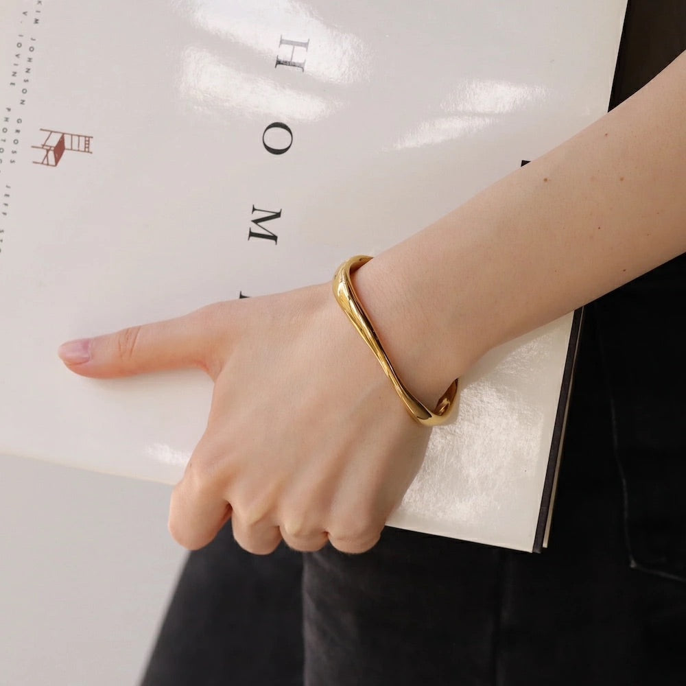 N213 stainless plump oversized bangle