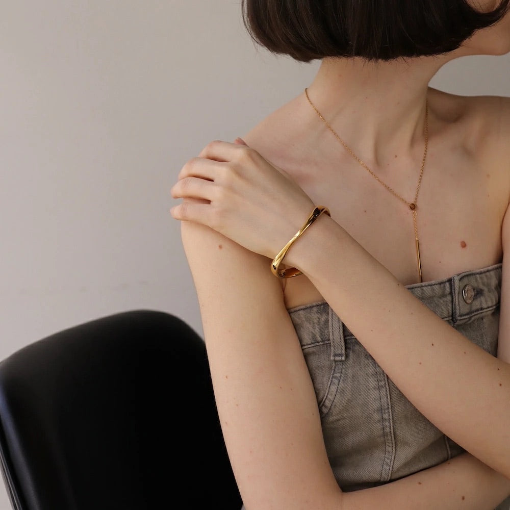 N213 stainless plump oversized bangle