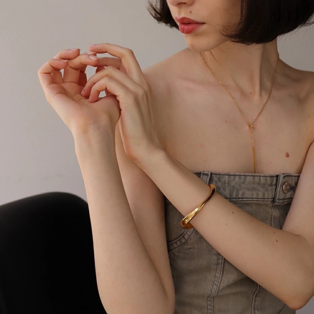 N213 stainless plump oversized bangle